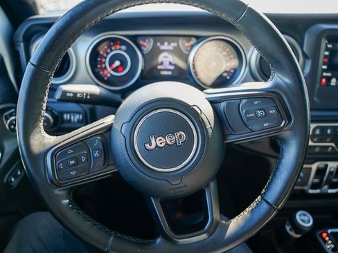 Used 2022 Jeep Gladiator Willys image 13