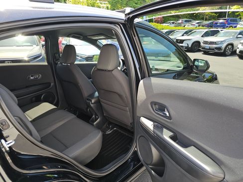 Used 2021 Honda HR-V Sport image 14