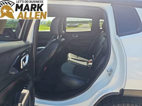 Used 2025 Jeep Compass Trailhawk AWD/4WD image 24