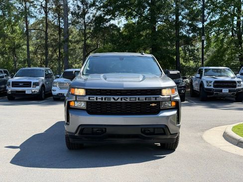 Used 2020 Chevrolet Silverado 1500 Custom w/ Custom Value Package RWD image 2