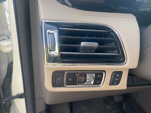 Used 2023 Lincoln Navigator L Reserve AWD/4WD image 19