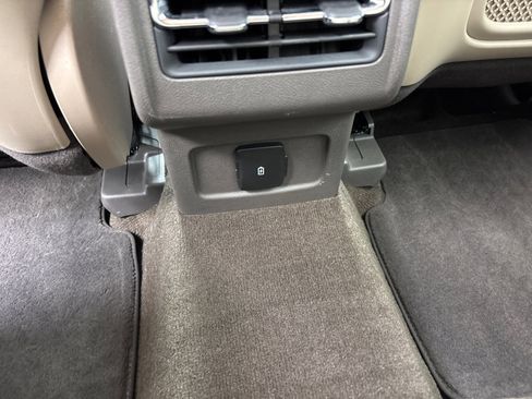 Certified 2022 Lincoln Corsair FWD image 32