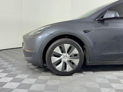 Used 2022 Tesla Model Y Long Range AWD/4WD image 13