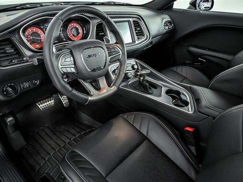 Used 2016 Dodge Challenger SRT Hellcat RWD image 15