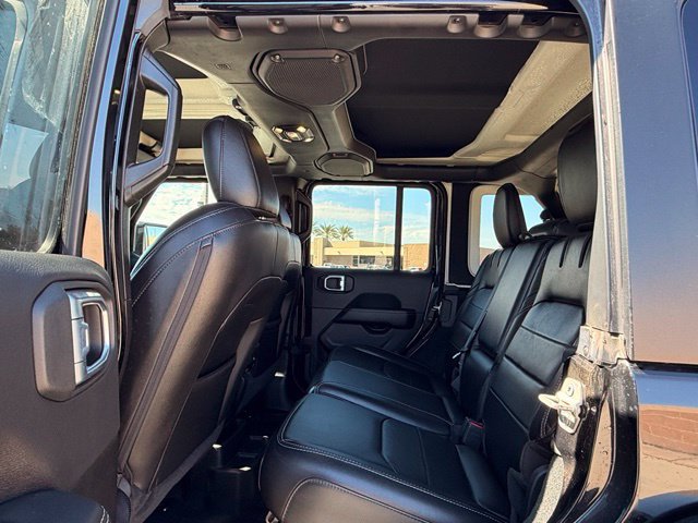 Used 2023 Jeep Wrangler Unlimited Sahara AWD/4WD image 16