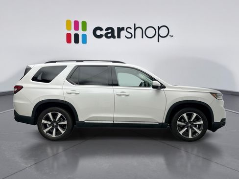 Used 2023 Honda Pilot Touring image 6