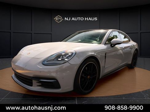 Used 2020 Porsche Panamera RWD image 4