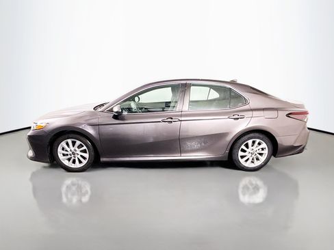 Used 2022 Toyota Camry LE FWD image 6