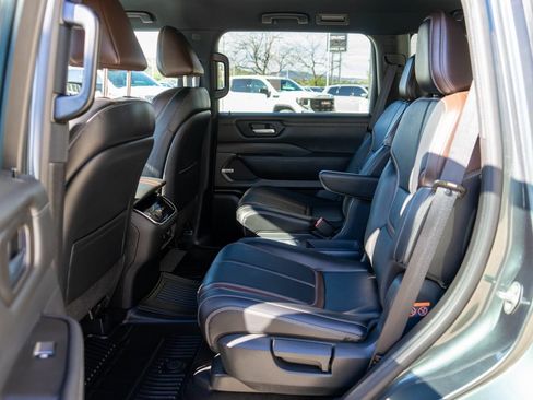 Used 2026 Nissan Armada SL w/ Captain's Chari Seat Package AWD/4WD image 14