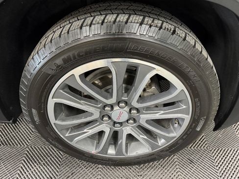 Used 2017 GMC Acadia SLT image 18