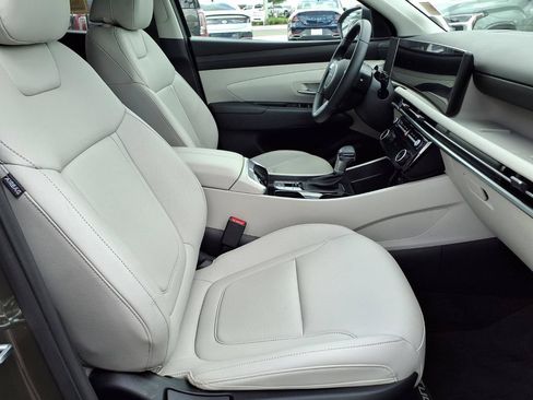 Used 2025 Hyundai Tucson SEL FWD image 14