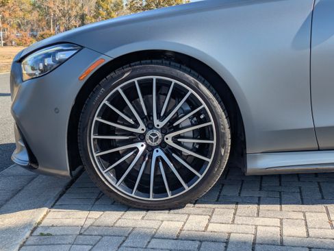 Certified 2023 Mercedes-Benz S 580 4MATIC Sedan image 3