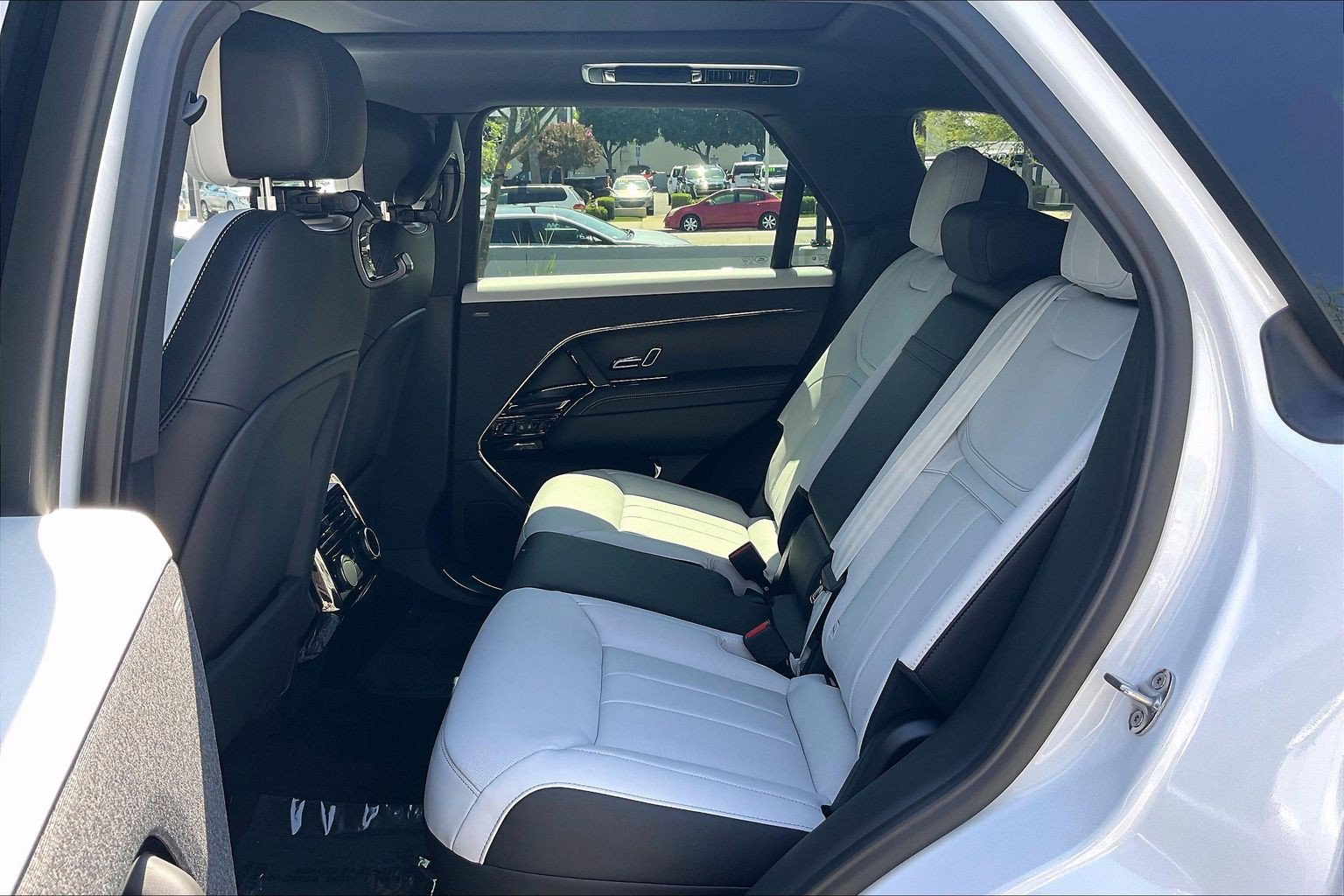 New 2027 Land Rover Range Rover Sport Battersea AWD/4WD image 17
