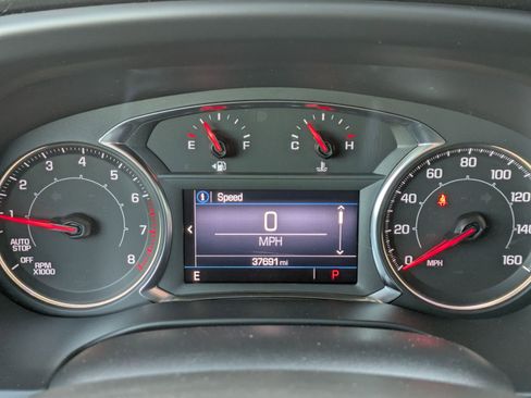 Used 2023 GMC Acadia SLE image 15