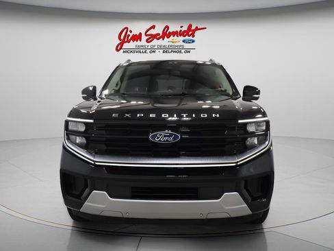 Used 2025 Ford Expedition Platinum image 4