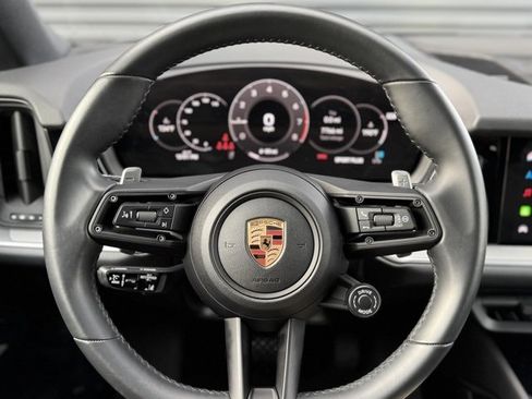 Certified 2025 Porsche Cayenne Coupe image 19