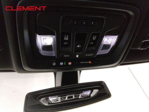 Used 2022 Chevrolet Silverado 1500 High Country image 25