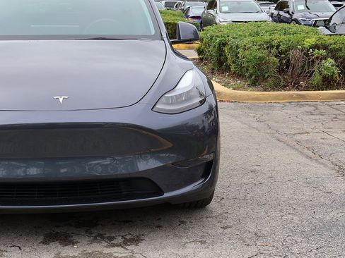 Used 2023 Tesla Model Y Long Range image 14