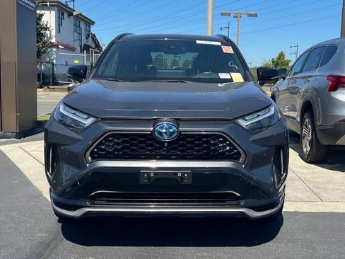Used 2022 Toyota RAV4 XSE w/ Premium Package AWD/4WD image 4