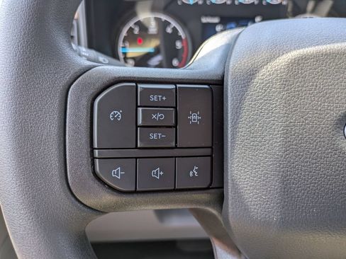 New 2026 Ford F350 4x4 Crew Cab DRW Super Duty image 17