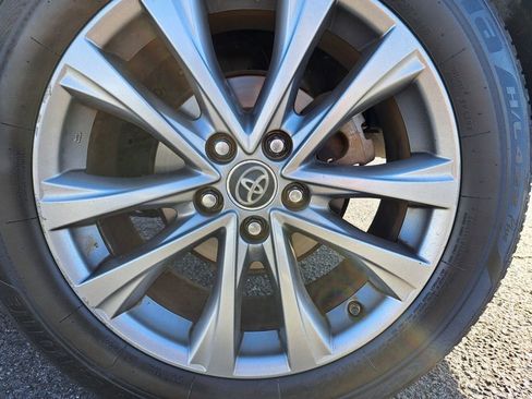 Used 2017 Toyota RAV4 Limited image 24