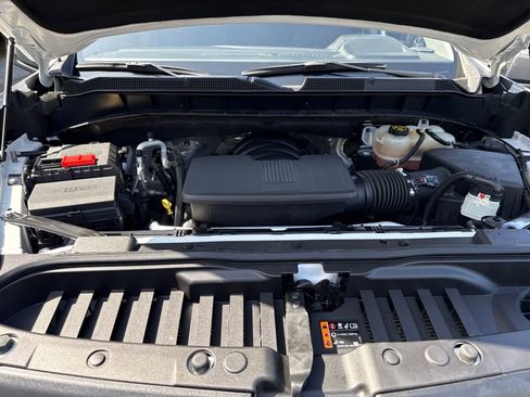 Used 2023 Chevrolet Silverado 1500 LT AWD/4WD image 22