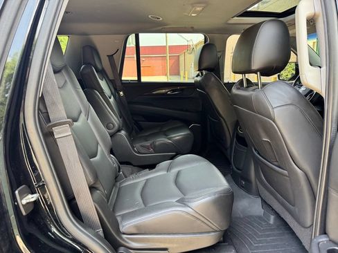 Used 2020 Cadillac Escalade Luxury AWD/4WD image 24