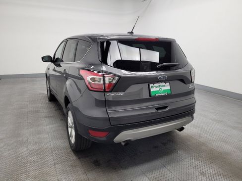 Used 2017 Ford Escape SE image 5