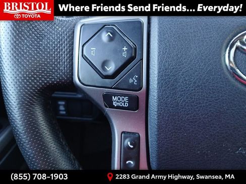 Used 2016 Toyota Tacoma Limited w/ Towing Package image 30