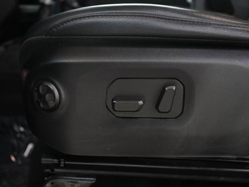 Used 2024 Jeep Wrangler Unlimited Sahara w/ Technology Group AWD/4WD image 29