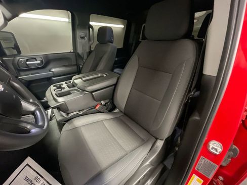 Used 2025 Chevrolet Silverado 2500 Custom w/ Custom Value Package image 18