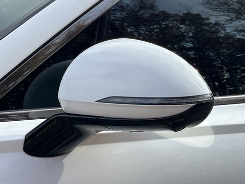 Used 2025 Genesis GV70 3.5T Sport w/ Sport Advanced Package image 33