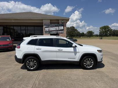 Used 2019 Jeep Cherokee Latitude Plus w/ Comfort/Convenience Group