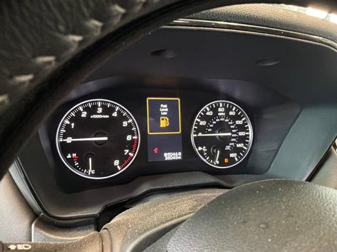 Used 2025 Subaru Outback Premium w/ Popular Package #1A AWD/4WD image 12