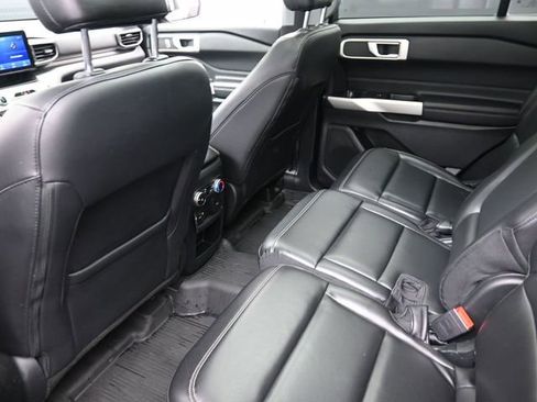 Used 2021 Ford Explorer XLT w/ Equipment Group 202A image 25