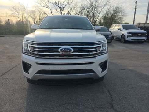 Used 2018 Ford Expedition XLT w/ Equipment Group 202A image 2