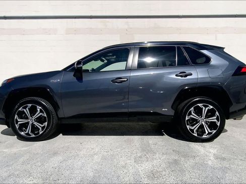 Used 2022 Toyota RAV4 XSE AWD/4WD image 3