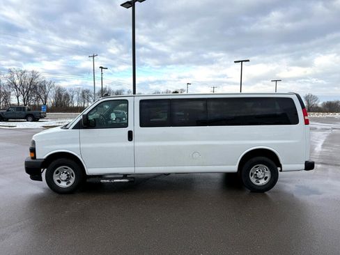 Used 2019 Chevrolet Express 3500 LS image 6