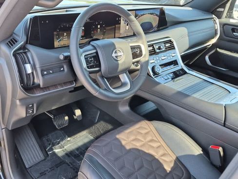 Used 2025 Nissan Armada Platinum Reserve AWD/4WD image 13