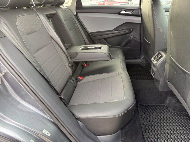 Used 2022 Volkswagen Taos SE FWD image 34
