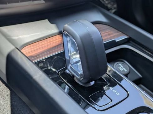 Certified 2023 Volvo XC60 B5 Plus w/ Climate Package FWD image 20