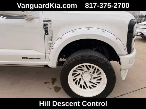 Used 2024 Ford F250 Platinum w/ FX4 Off-Road Package image 11