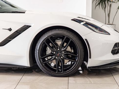 Used 2019 Chevrolet Corvette Stingray Coupe w/ Carbon Flash Badge Package RWD image 10