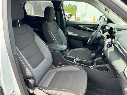 Used 2025 Chevrolet TrailBlazer LT FWD image 25