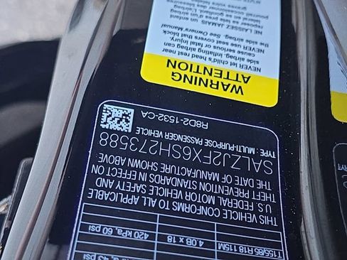 Used 2025 Land Rover Range Rover Evoque S image 34