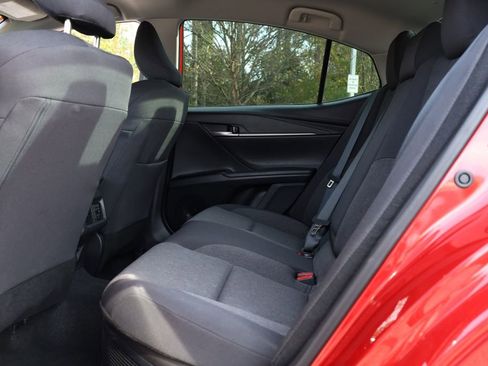 Used 2025 Toyota Camry LE image 9