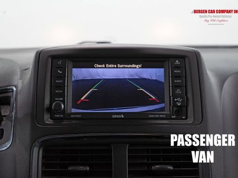 Used 2018 Dodge Grand Caravan SE w/ UConnect Hands-Free Group FWD image 30
