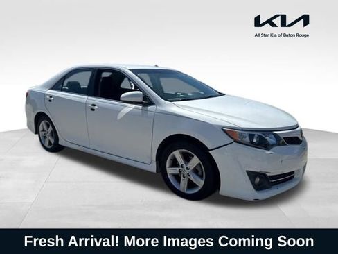Used 2014 Toyota Camry SE image 1