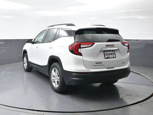 Used 2022 GMC Terrain SLE w/ Driver Convenience Package AWD/4WD image 12