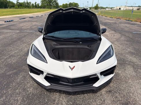Used 2023 Chevrolet Corvette Stingray Coupe w/ Z51 Performance Package RWD image 29